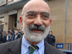 Ahmet Altan askere çok kızdı