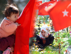 Şehit polis memuru toprağa verildi