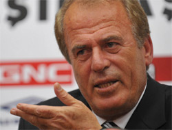 Mustafa Denizli imza atacak